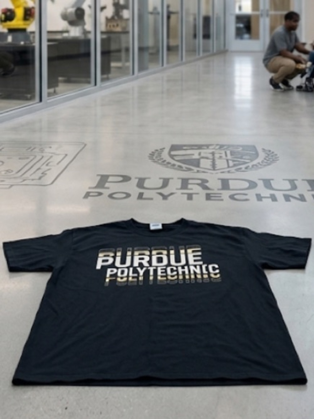 Purdue University polytechnic institute black men’s T-shirt size large unisex
